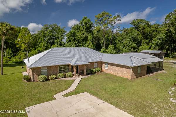 5.64 Acres of Residential Land with Home for Sale in Hawthorne, Florida