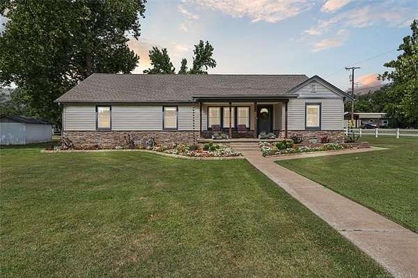 1.5 Acres of Residential Land with Home for Sale in Sapulpa, Oklahoma