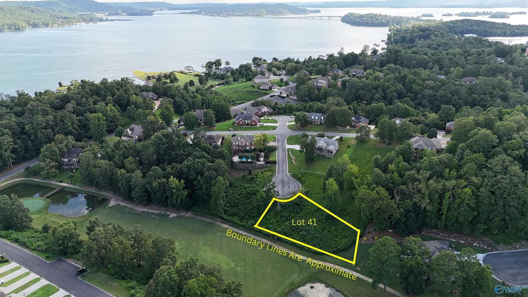 0.33 Acres of Residential Land for Sale in Guntersville, Alabama