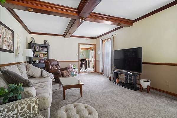 5 Acres of Residential Land with Home for Sale in Columbiana, Ohio