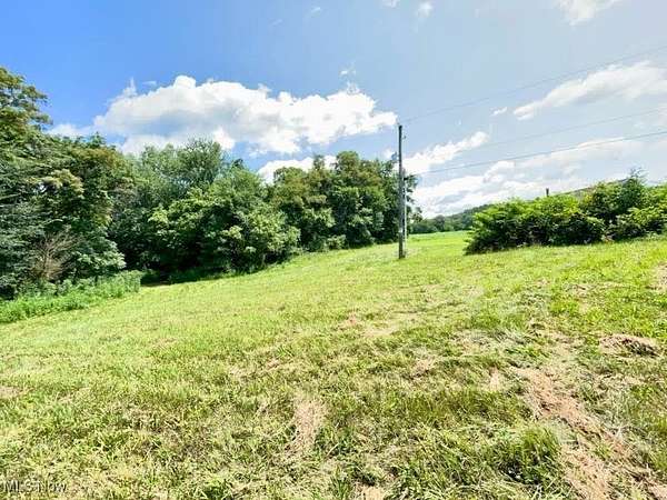27 Acres of Recreational Land for Sale in Kimbolton, Ohio