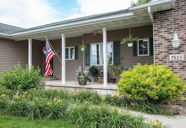 3.8 Acres of Residential Land with Home for Sale in Waterloo, Iowa