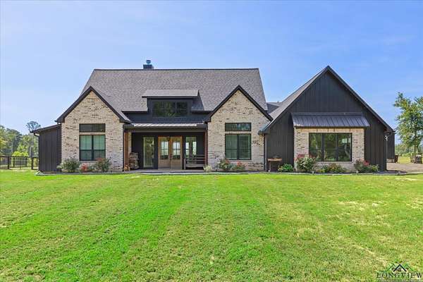 14.6 Acres of Land with Home for Sale in Diana, Texas