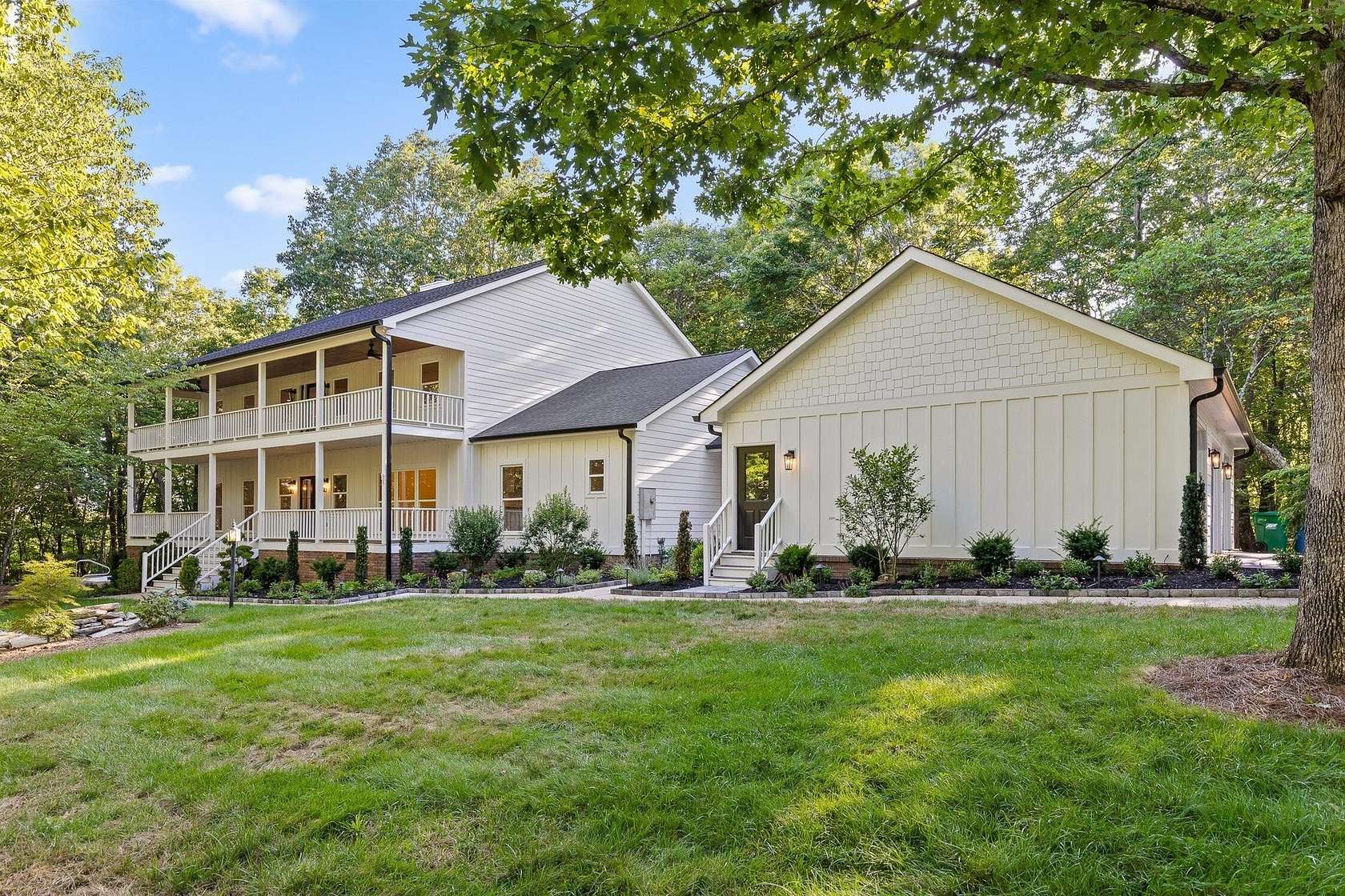 3.9 Acres of Residential Land with Home for Sale in Signal Mountain, Tennessee