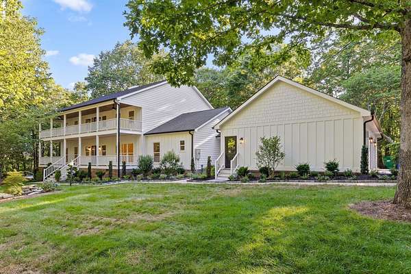 3.9 Acres of Residential Land with Home for Sale in Signal Mountain, Tennessee