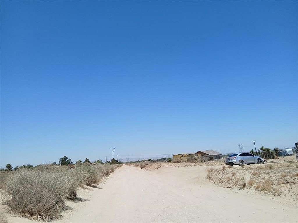 2.5 Acres of Residential Land for Sale in Phelan, California