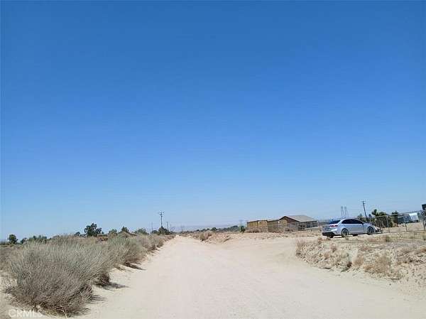 2.5 Acres of Residential Land for Sale in Phelan, California