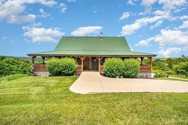 15.3 Acres of Land with Home for Sale in Williamstown, Kentucky