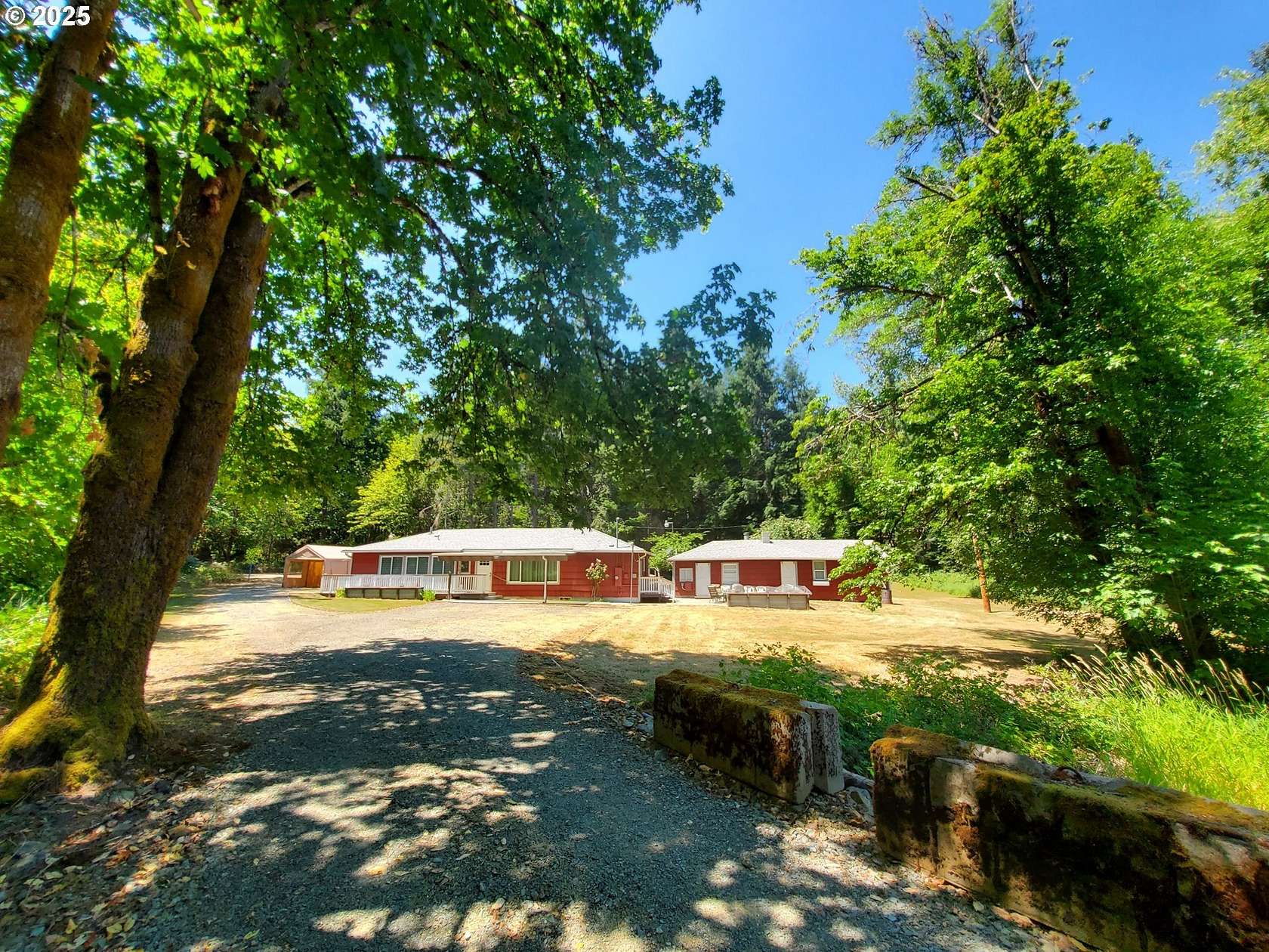 1.56 Acres of Residential Land with Home for Sale in Glendale, Oregon