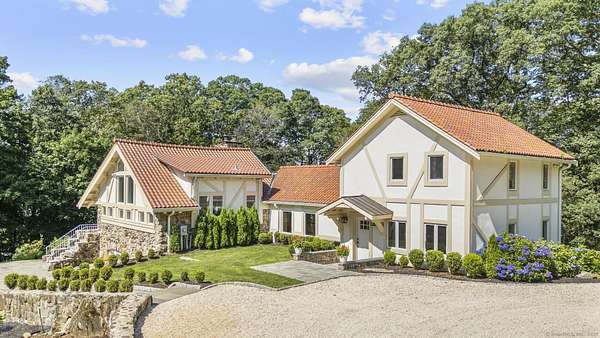 2.39 Acres of Residential Land with Home for Sale in Norwalk, Connecticut