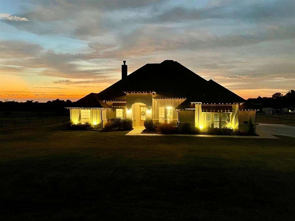 2 Acres of Residential Land with Home for Sale in Weatherford, Texas