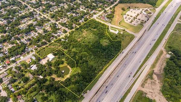 16.3 Acres of Land for Sale in Grand Prairie, Texas