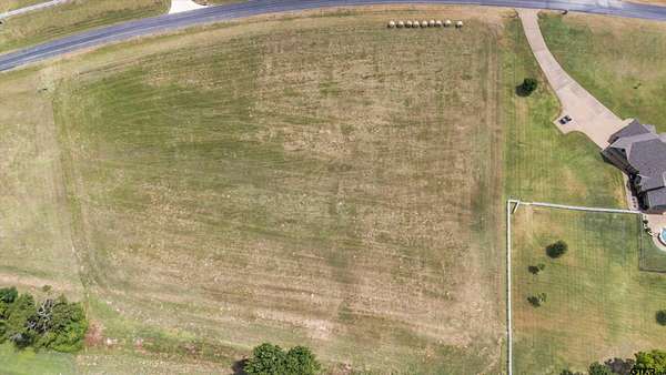 5 Acres of Land for Sale in Lindale, Texas