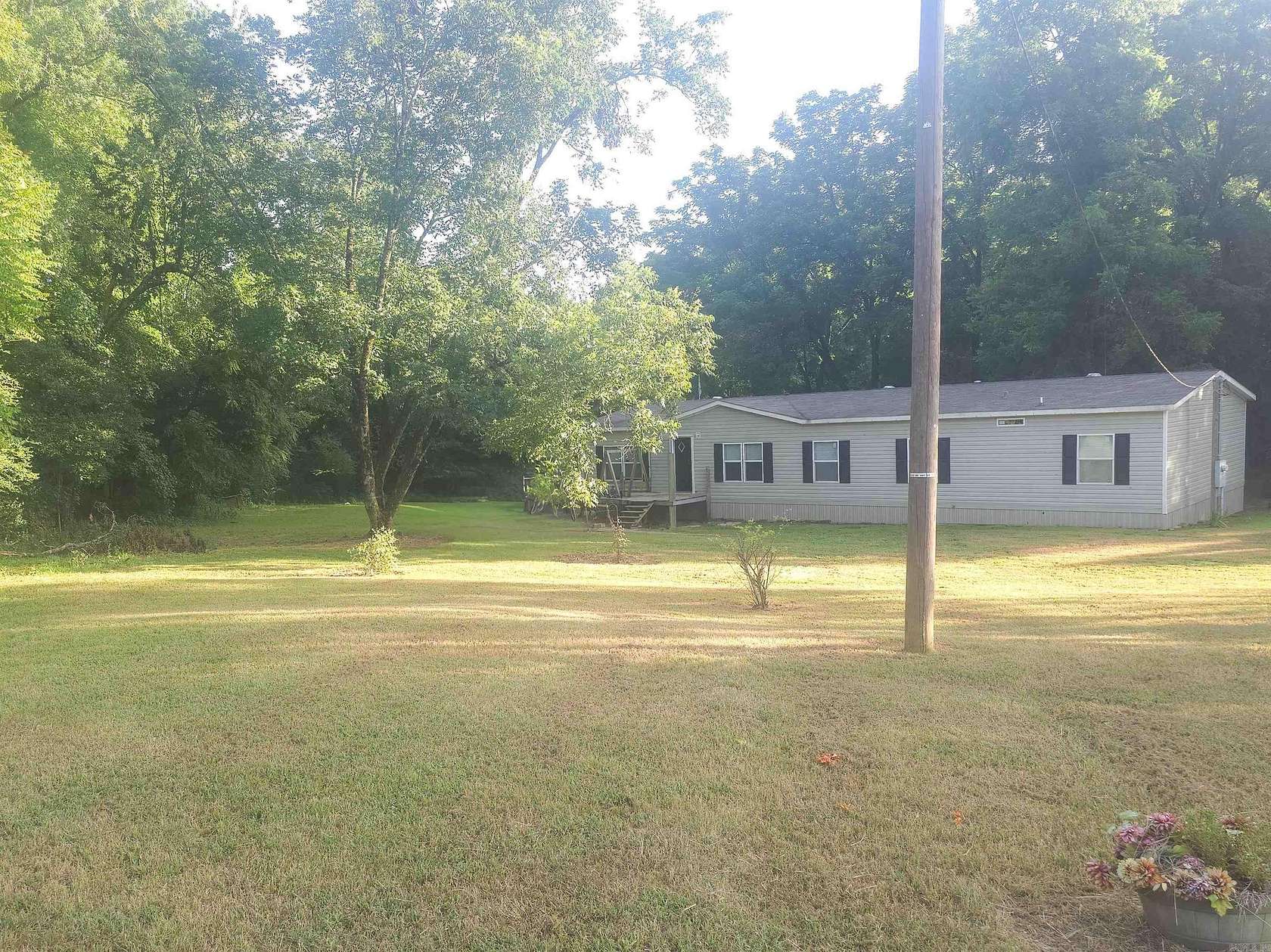 6 Acres of Residential Land with Home for Sale in Springfield, Arkansas