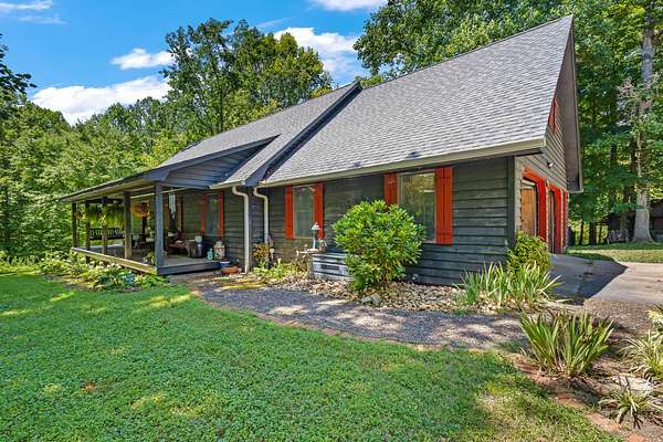 5.17 Acres of Residential Land with Home for Sale in Athens, Tennessee