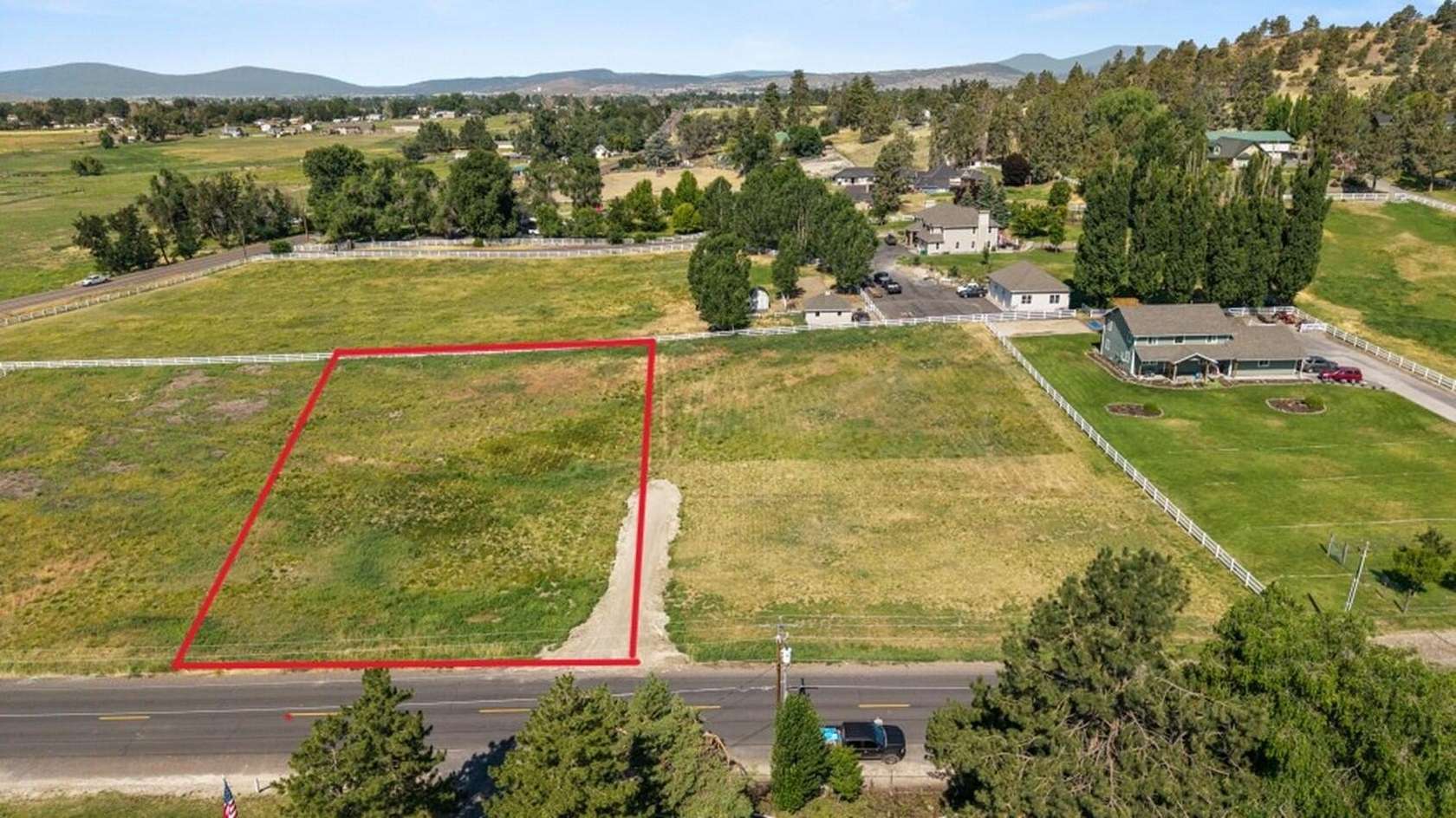 1.22 Acres of Residential Land for Sale in Klamath Falls, Oregon