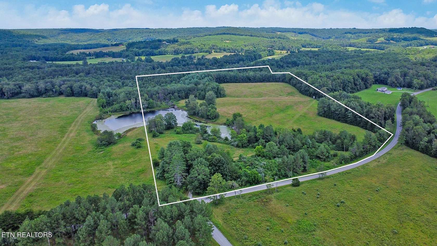 40 Acres of Land for Sale in Crossville, Tennessee