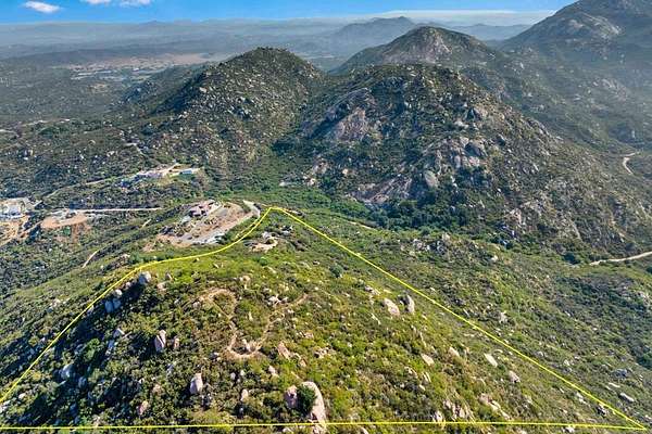 22 Acres of Agricultural Land for Sale in Lakeside, California