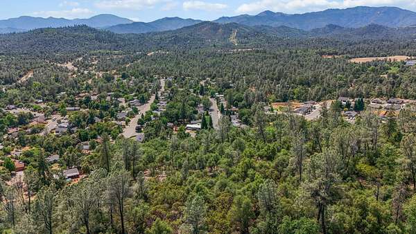 4.66 Acres of Residential Land for Sale in Shasta Lake, California