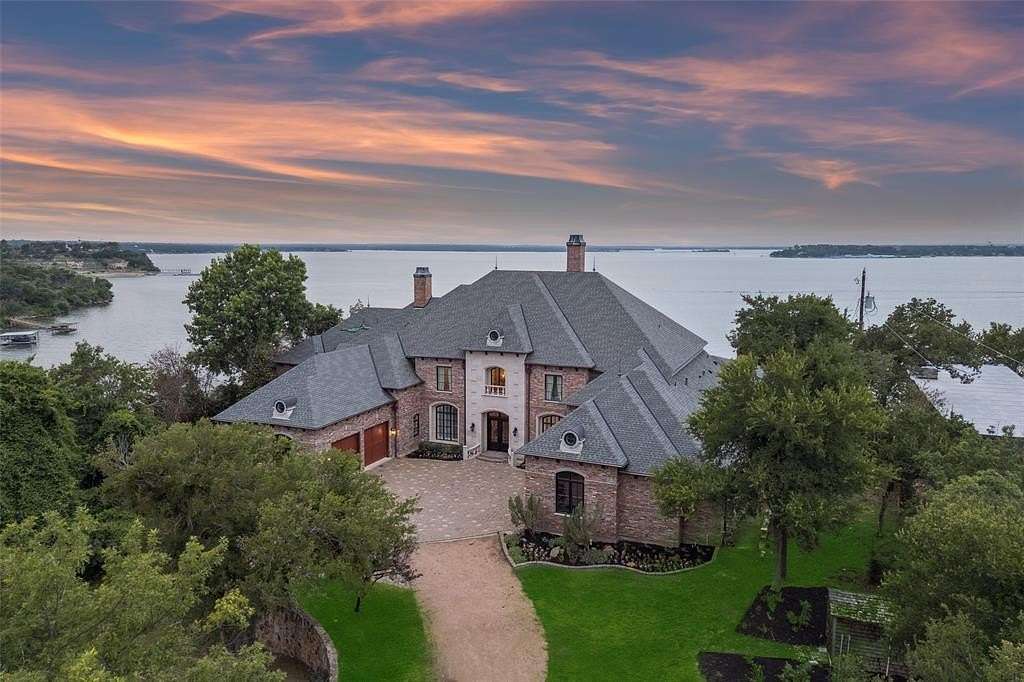 2 Acres of Residential Land with Home for Sale in Fort Worth, Texas