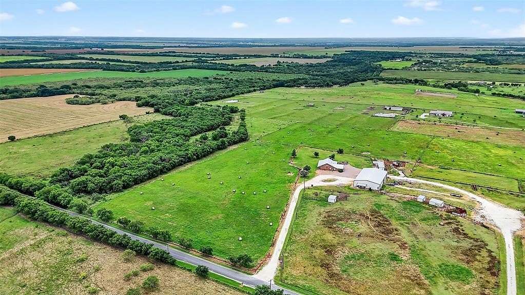 7 Acres of Residential Land for Sale in Whitesboro, Texas