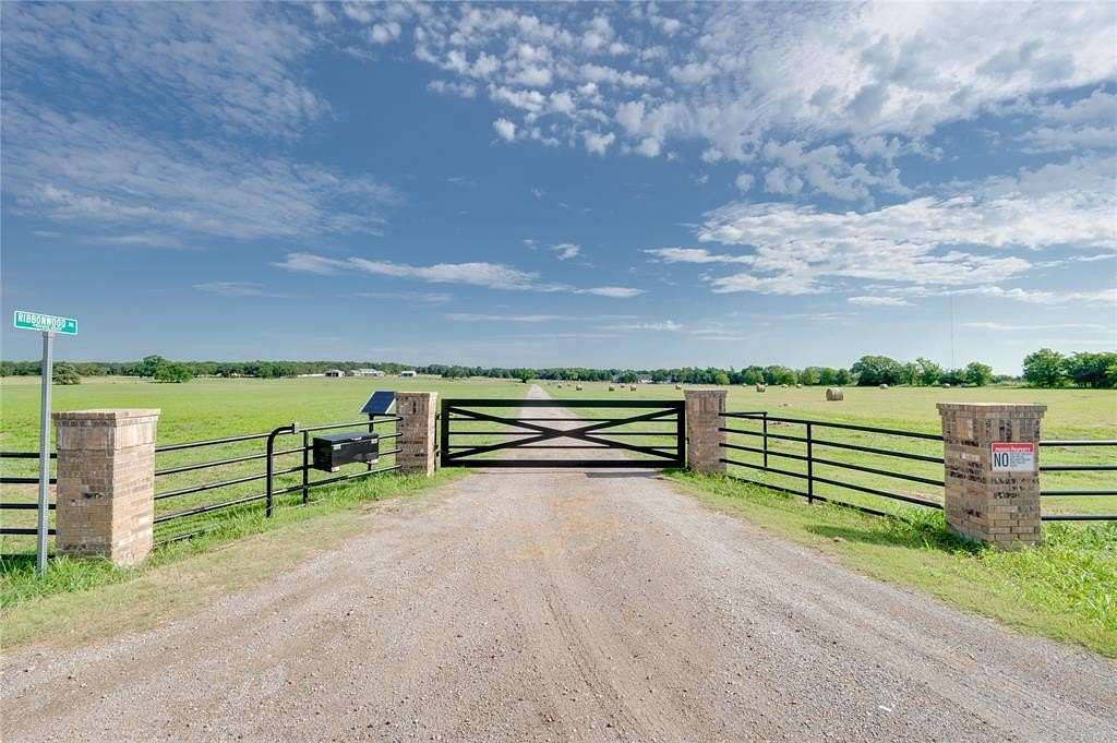 11 Acres of Recreational & Residential Land for Sale in Collinsville, Texas