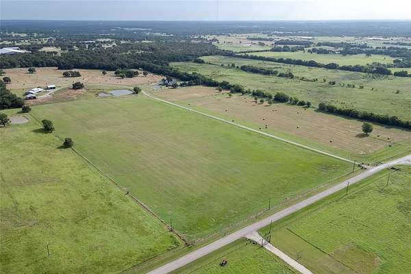11 Acres of Recreational Land for Sale in Collinsville, Texas