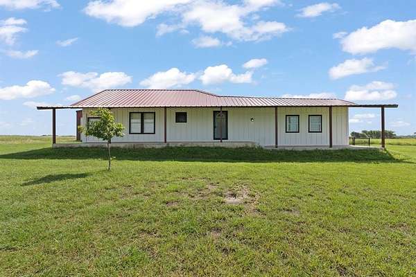 10 Acres of Residential Land with Home for Sale in Itasca, Texas