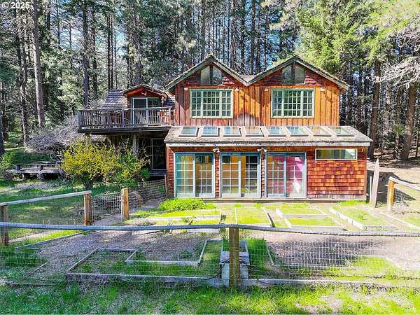 38.8 Acres of Land with Home for Sale in White Salmon, Washington