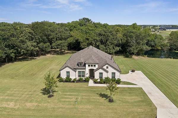 3.33 Acres of Residential Land with Home for Sale in Royse City, Texas