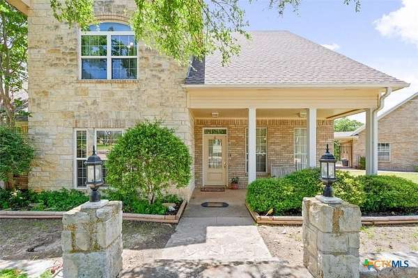 2.64 Acres of Residential Land with Home for Sale in Gatesville, Texas