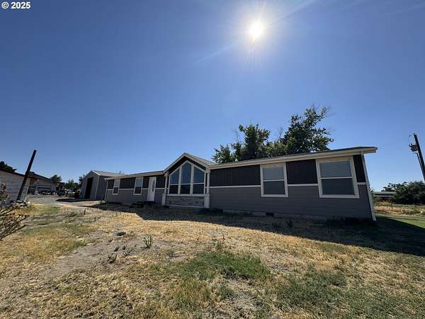 2.49 Acres of Residential Land with Home for Sale in Boardman, Oregon