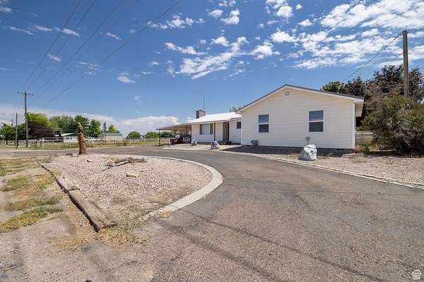 2.25 Acres of Residential Land with Home for Sale in Vernal, Utah