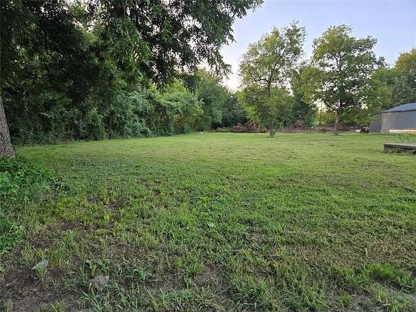 0.6 Acres of Residential Land for Sale in Corsicana, Texas