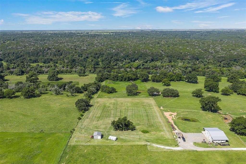 10 Acres of Land for Sale in Aquilla, Texas