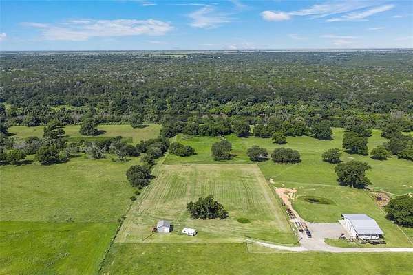 10 Acres of Land for Sale in Aquilla, Texas