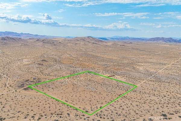 10 Acres of Land for Sale in Joshua Tree, California