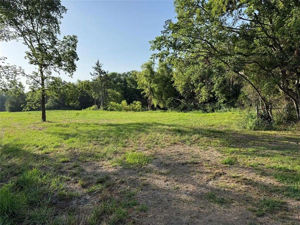 3 Acres of Mixed-Use Land for Sale in Bonham, Texas