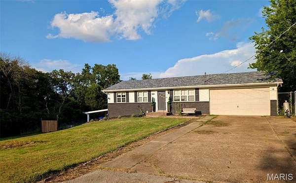 3.79 Acres of Residential Land with Home for Sale in Imperial, Missouri