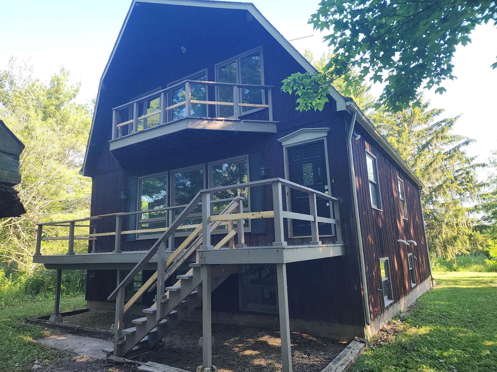 2.65 Acres of Residential Land with Home for Sale in Chesterton, Indiana