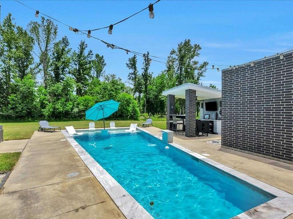 2.6 Acres of Land with Home for Sale in Lufkin, Texas