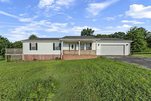 10 Acres of Land with Home for Sale in Bowling Green, Kentucky