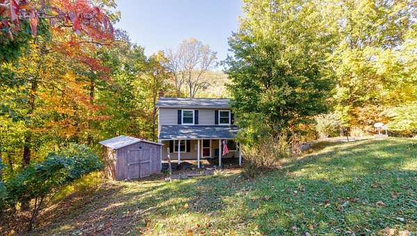 2.45 Acres of Residential Land with Home for Sale in Vinton, Virginia