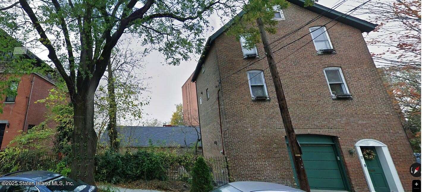 0.05 Acres of Residential Land for Sale in Staten Island, New York