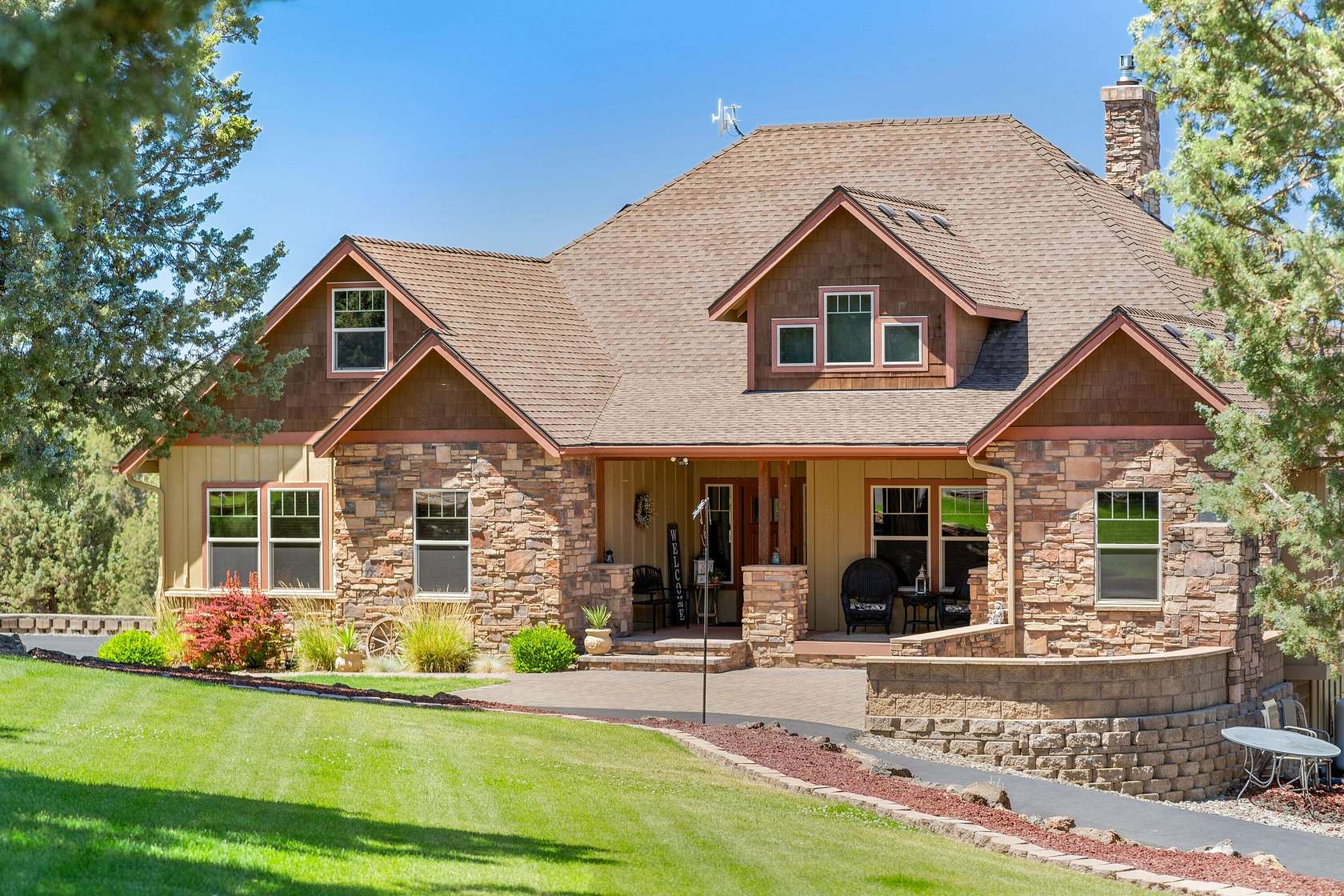 8.37 Acres of Land with Home for Sale in Terrebonne, Oregon