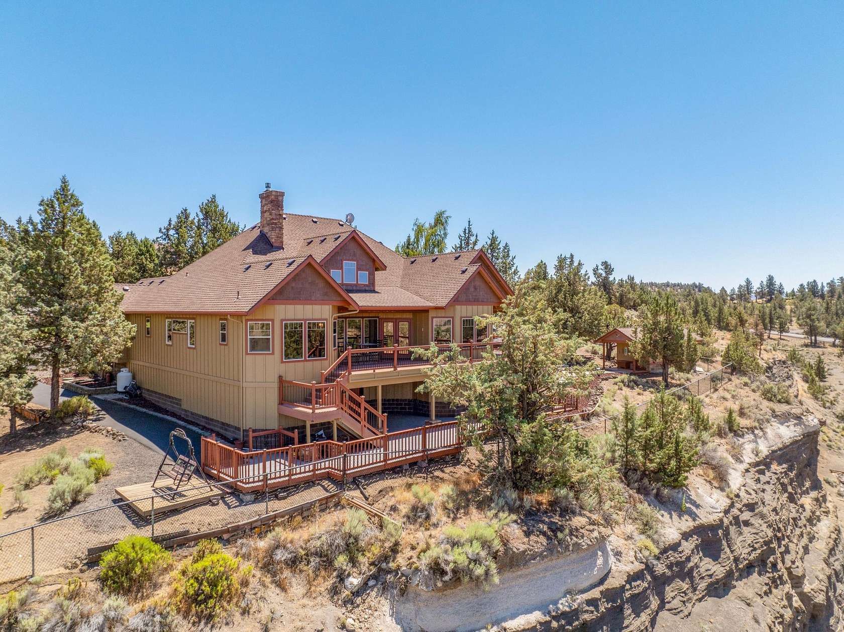 8.37 Acres of Land with Home for Sale in Terrebonne, Oregon