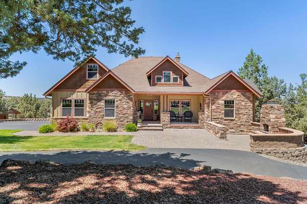 8.37 Acres of Land with Home for Sale in Terrebonne, Oregon