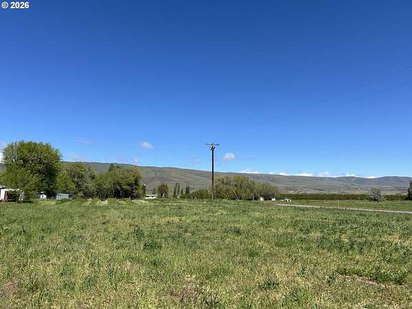 0.92 Acres of Land for Sale in Dallesport, Washington