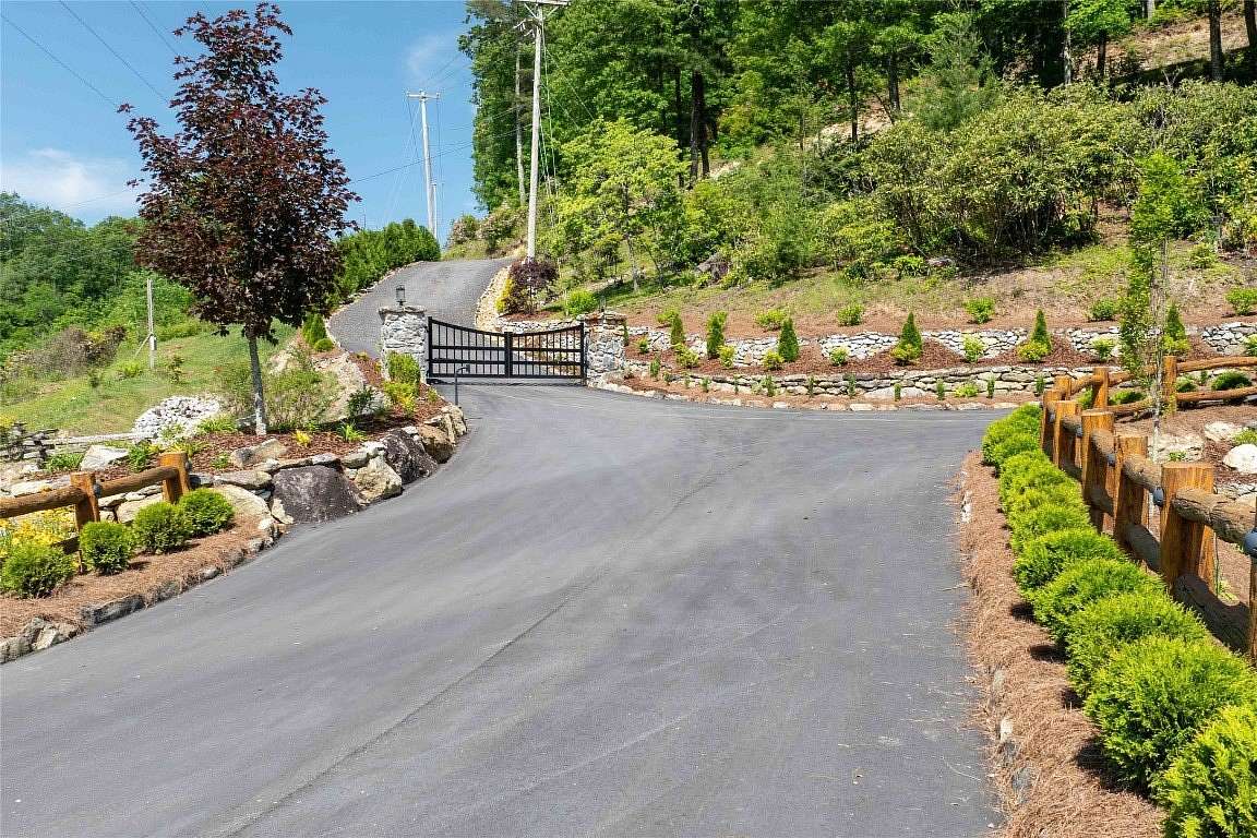 15 Acres of Land for Sale in Cashiers, North Carolina