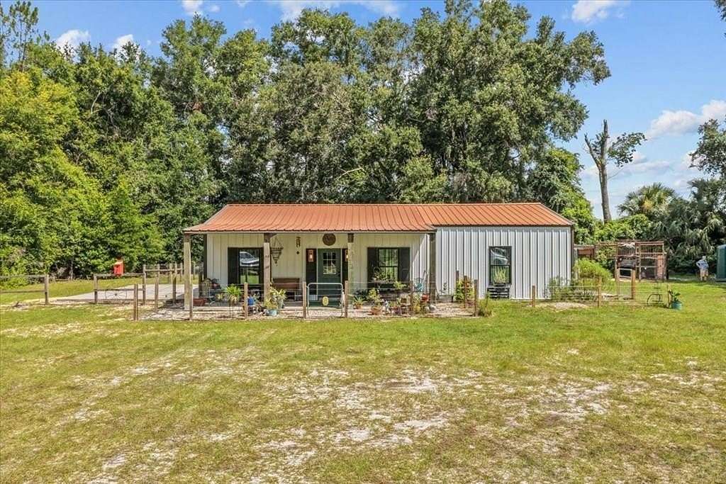 10 Acres of Land with Home for Sale in Trenton, Florida